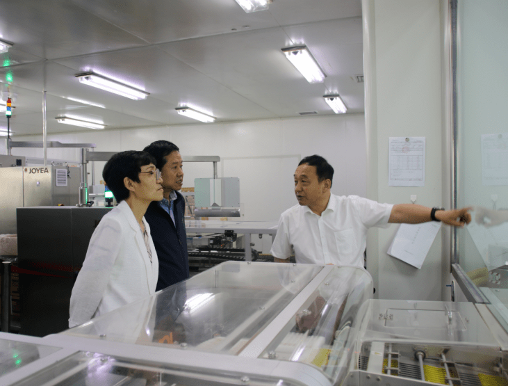 省主题教育第二巡回指导组组长马文邦,组员王正虎参加调研活动.