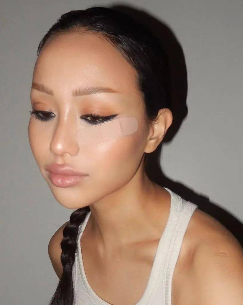 jennie的创可贴妆,一种很新的仿妆!_step_睫毛_伤口