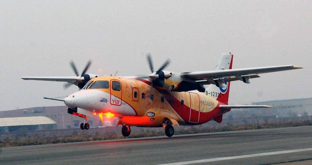 苏35尾流伺候美军侦察机,mc21很难缠的对手,小型电子信号收集器_飞机