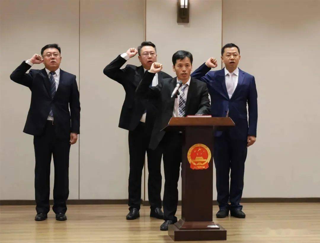 任命:张代林为市人民政府副市长(挂职一年);王承锡为市司法局局长;徐