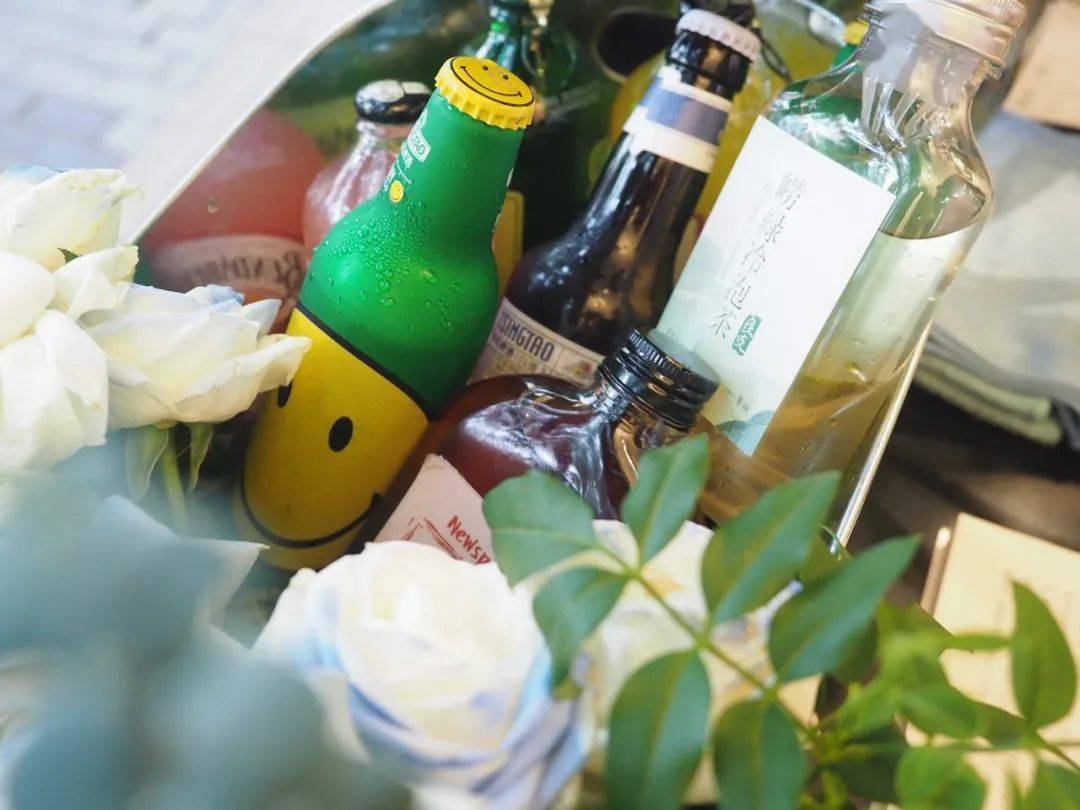 布考斯基,布劳提根,惠特曼,波德莱尔,狄兰,金斯堡,毕肖普,石川啄木