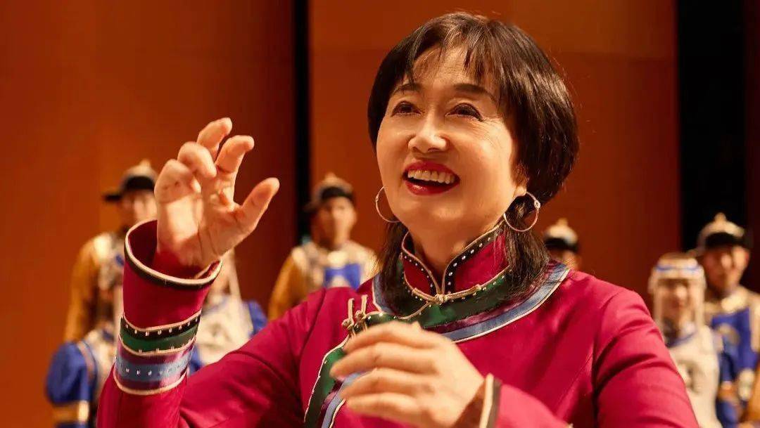 "声乐雕塑家"娅伦·格日勒带着草原天籁来啦!_合唱_内蒙古_音乐会