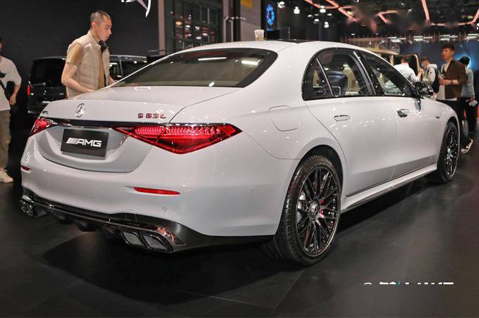 奔驰全新s级amg九月上市 预计卖260万 比老款贵32万_搜狐汽车_搜狐网