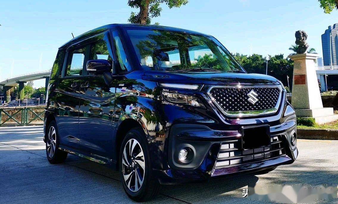 海外实拍铃木solio,空间更大,侧滑门设计_搜狐汽车_搜狐网