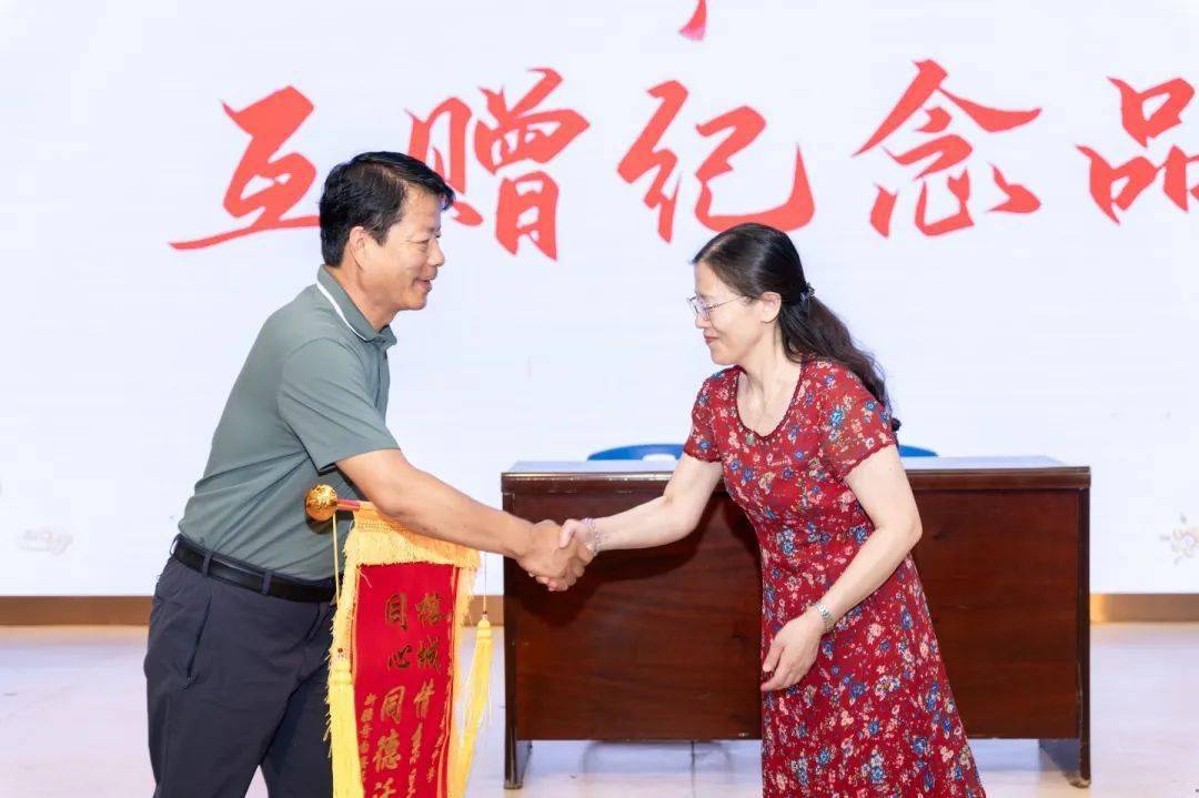 筑牢民族共同体 榕奇共承福文化——新疆奇台县第四中学师生来我校
