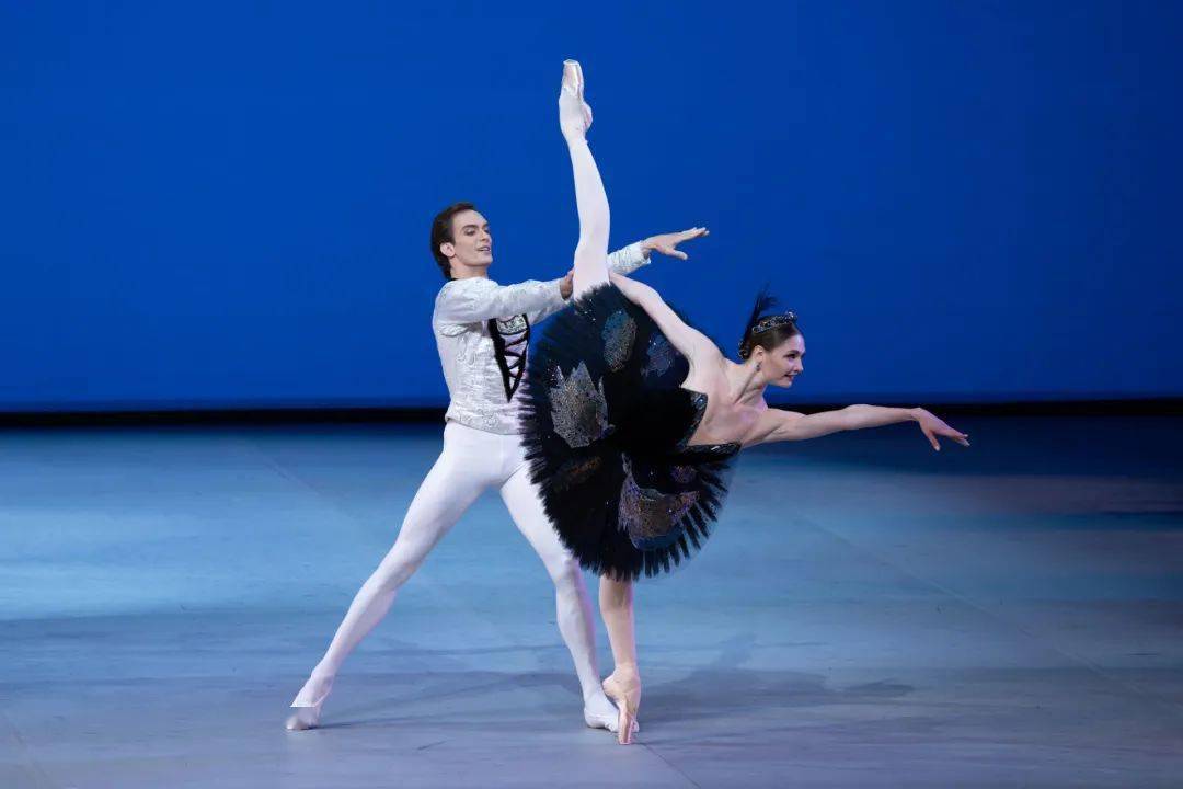 11位首席领衔,11支不朽经典,燃爆"芭蕾之最"!_双人舞_舞团_片段