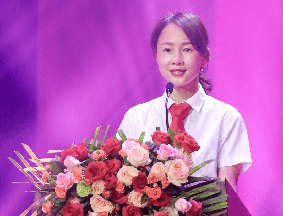 东华幼儿园生态园执行副园长樊琼女士为2023届毕业生送上了深深的祝福