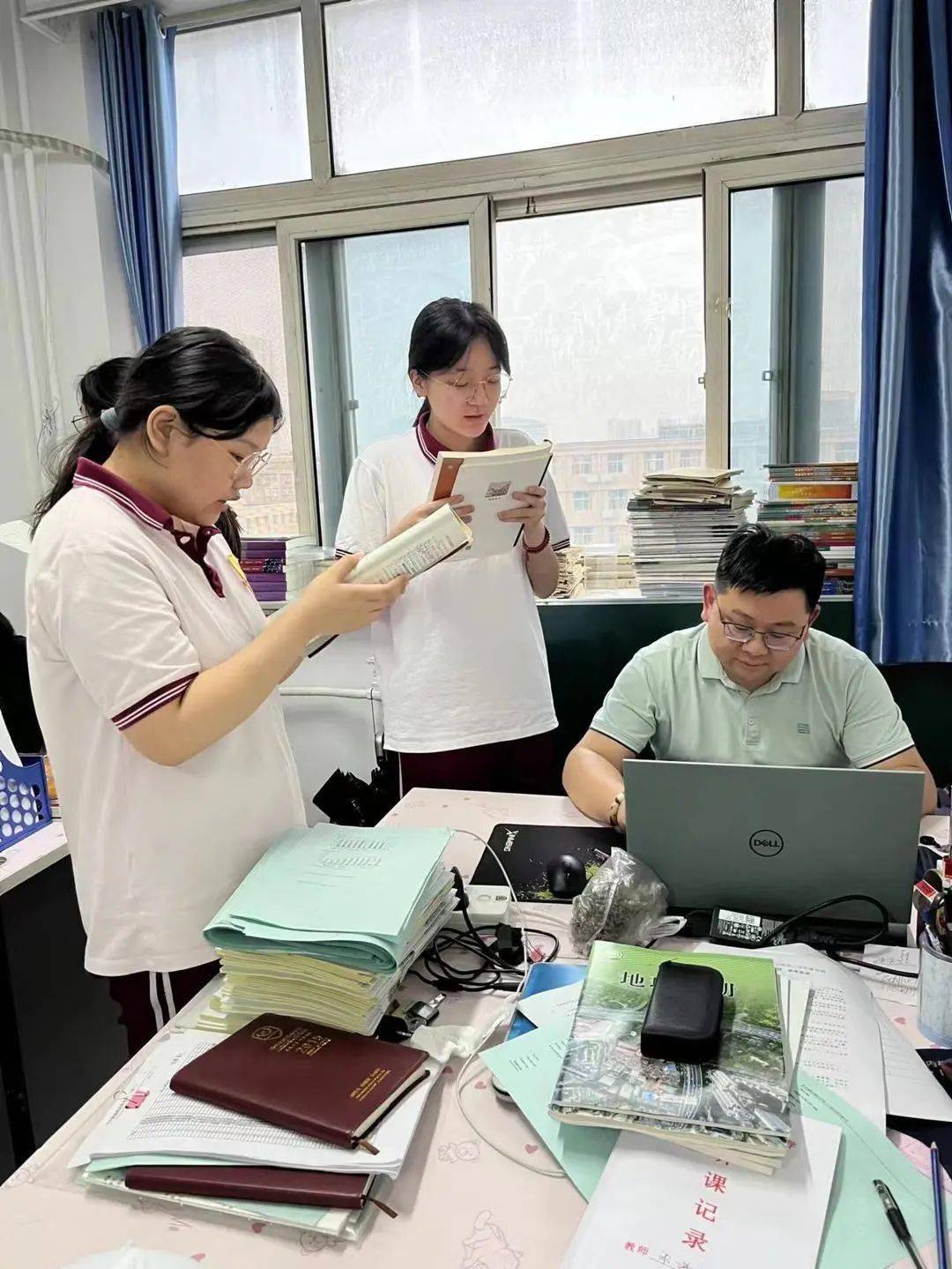 两年前,迷茫的刘晗旭选择了郑州优胜实验中学,他感觉,学校用60个规定