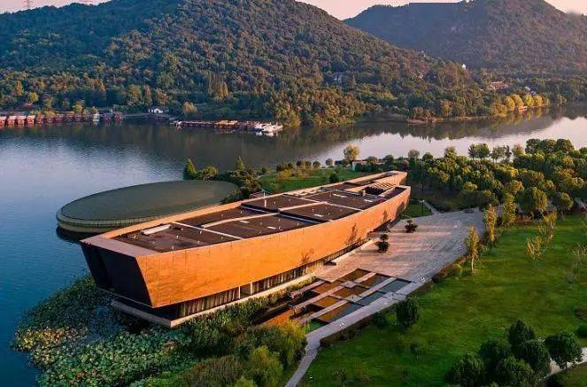 杭州市萧山跨湖桥遗址博物馆,位于风景秀丽的杭州萧山区,是一处富有