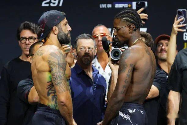 ufc291称重结果:67佩雷拉因超重退出与汤普森的比赛_vs_米歇尔_乌斯