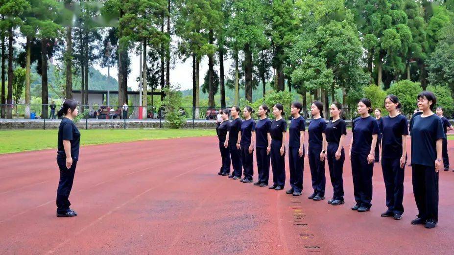 女民警训练图片