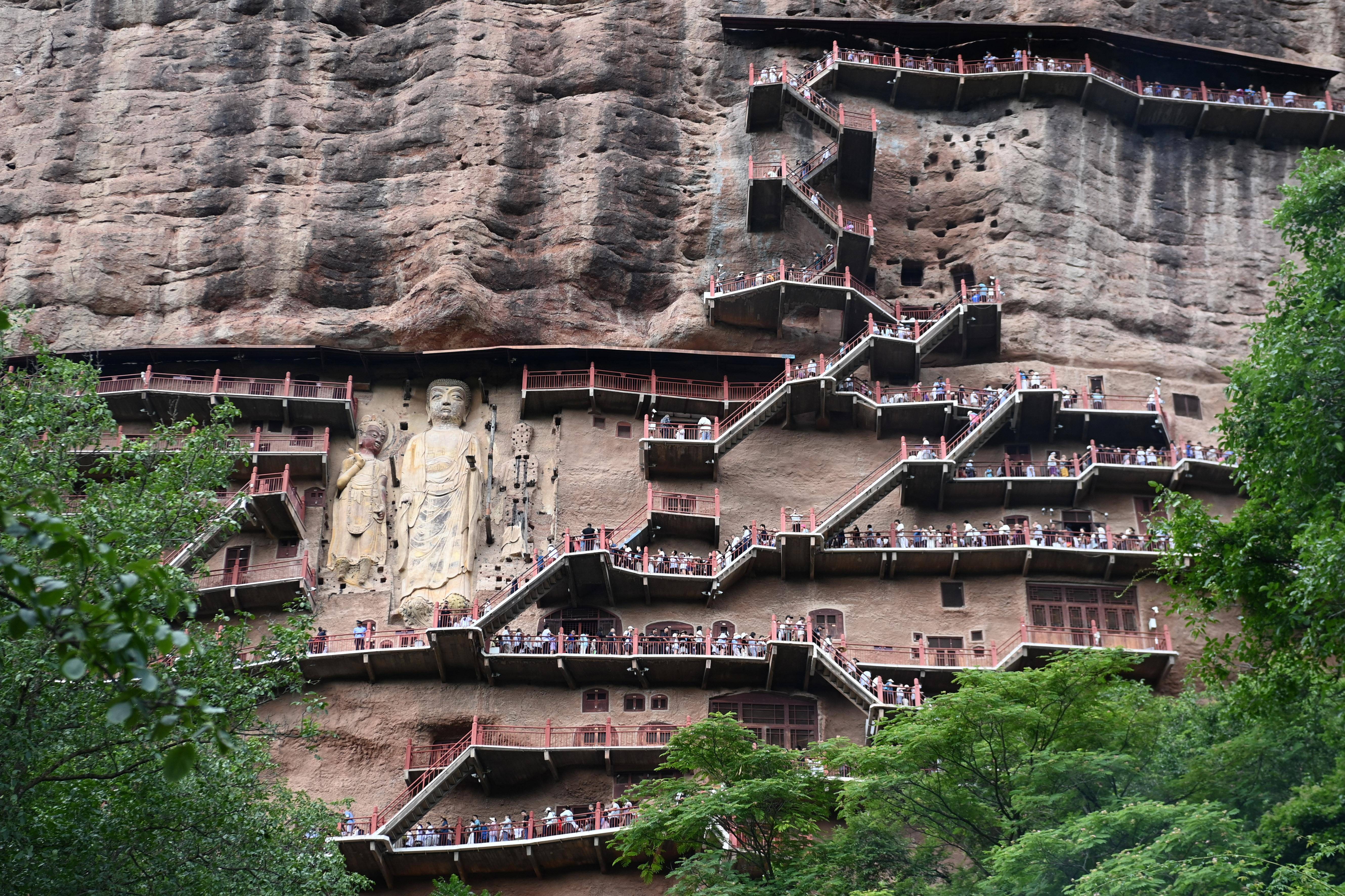 麦积山石窟图片全景图片