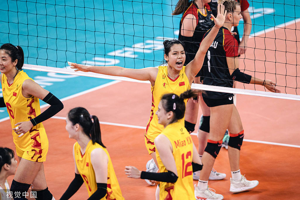 大运头条|中国选手赛场甜蜜求婚,大运女排3-1逆转德国_比赛_立陶宛队
