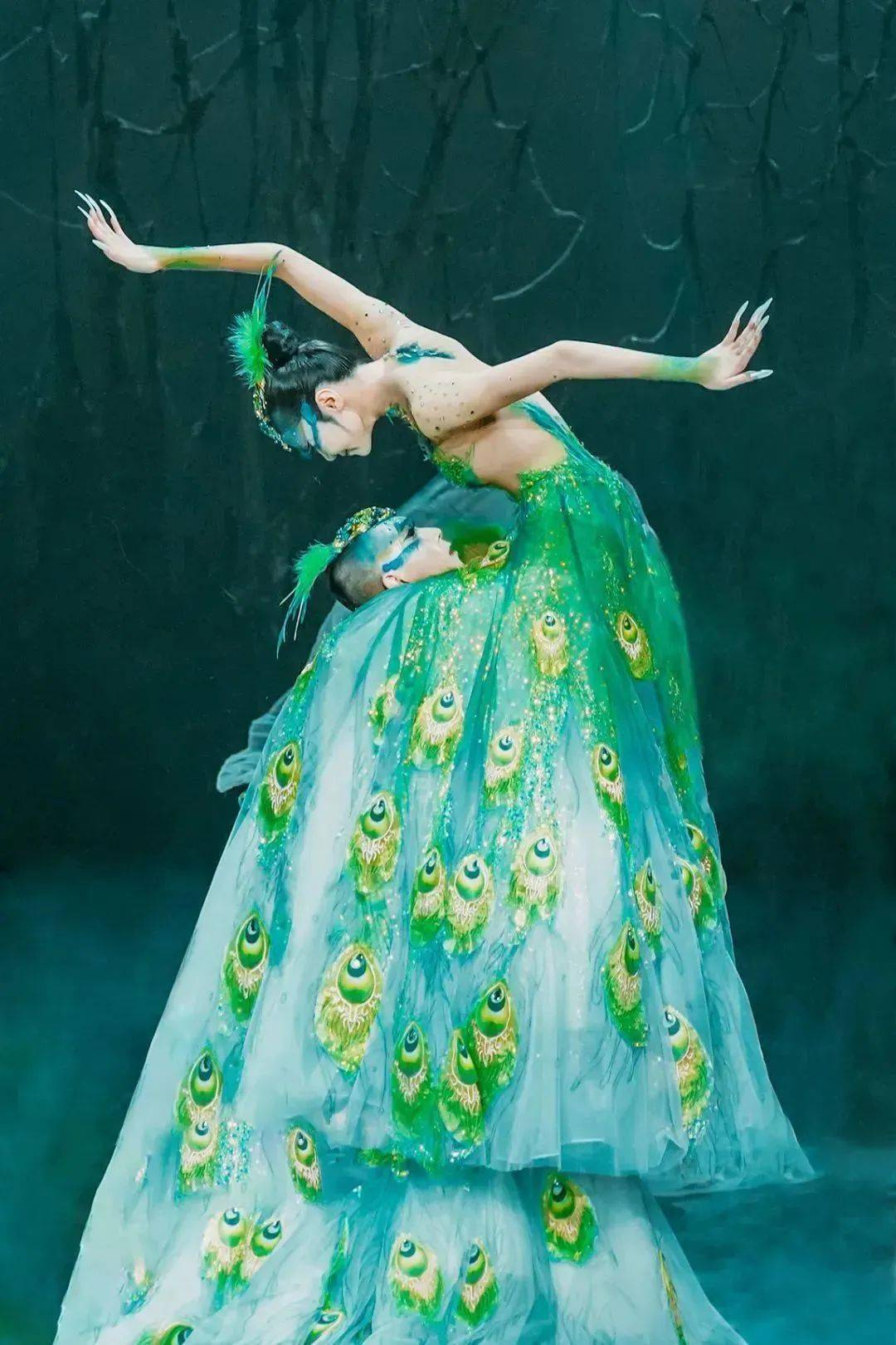 杨丽萍邀您一起走进《孔雀》的瑰丽梦境!_活动_舞蹈_生命