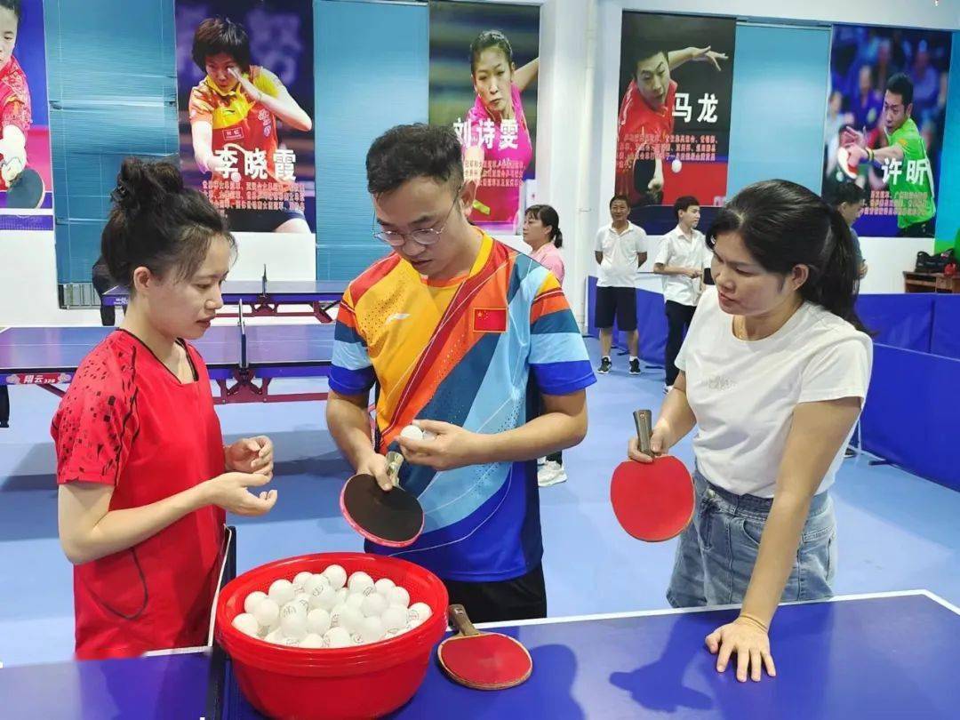 陵水县总工会乒乓球兴趣爱好班正式开班_训练_进行_交流