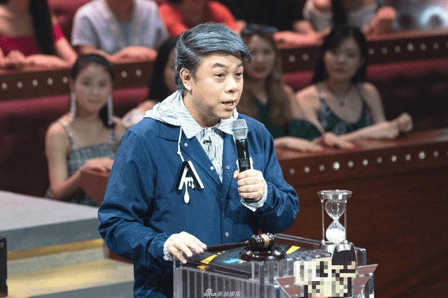“金马主持”蔡康永：戏耍刘德华暗讽巩俐，却被黄渤呛到哑口无言
