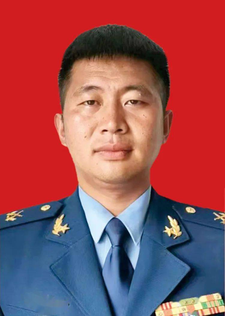 吴彬,庆元县龙溪乡人,1993年5月出生,2011年12月入伍,现任空军某部分