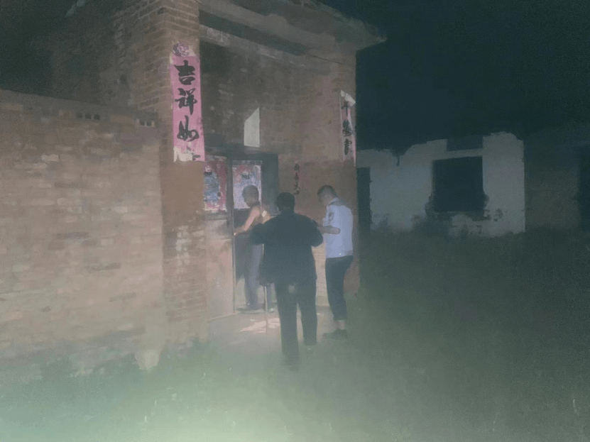 老人不慎走失,壶关公安连夜寻回_庄村_老伴_龙泉