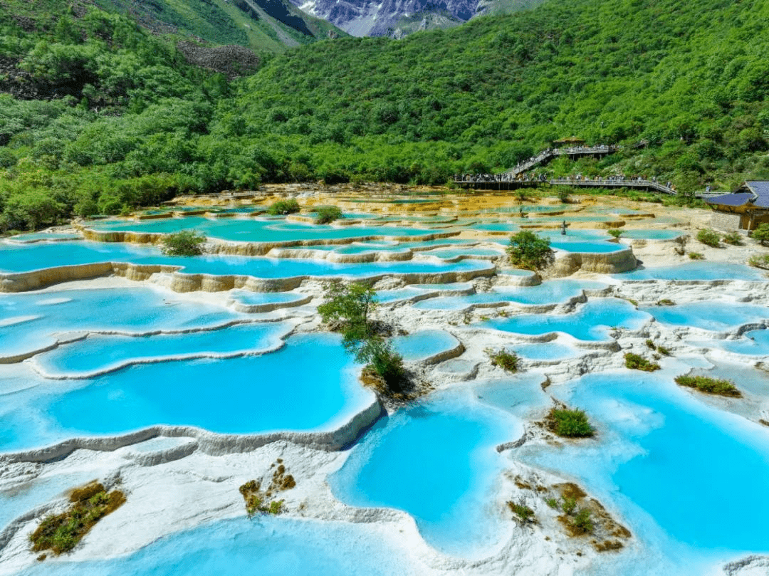 米亚罗风景区,九曲黄河第一湾四姑娘山,桃坪羌寨那里有康定古城