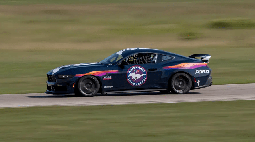 新款福特野马黑马 r 赛道版_搜狐汽车_搜狐网