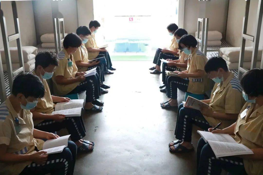 做好"结合"文章 抓遵规守纪 促改造质量_整治_教育_活动