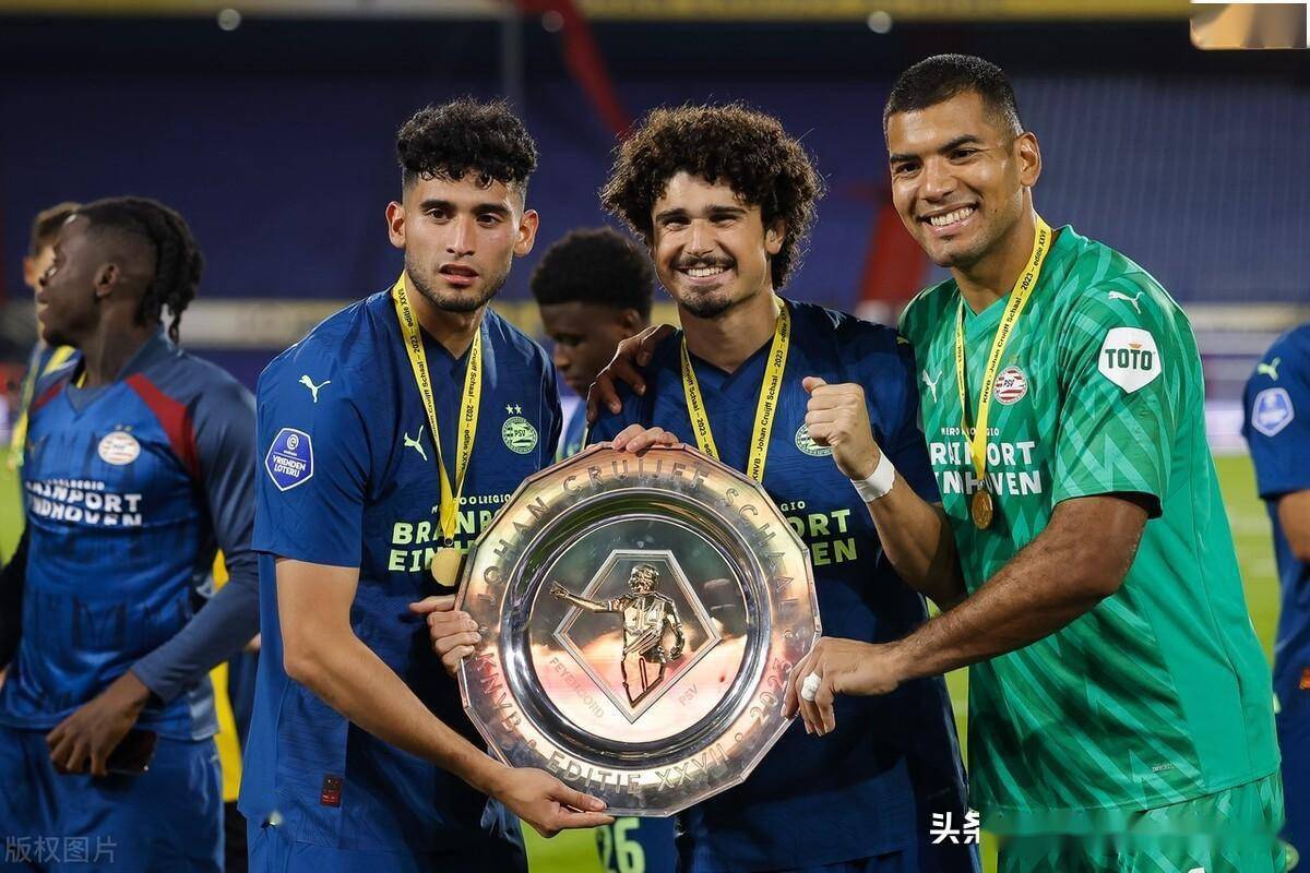 2023赛季荷兰超级杯颁奖仪式:埃因霍温获得冠军当_决赛_鹿特丹_时间