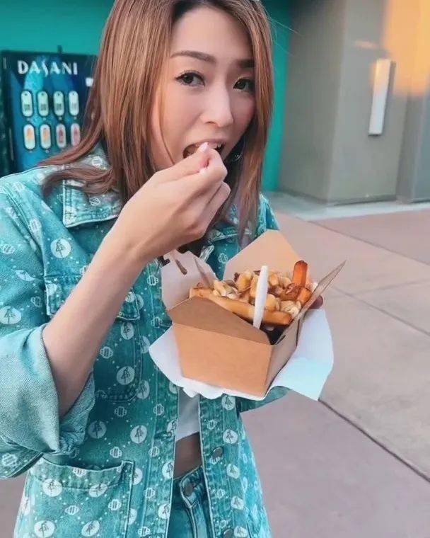 连诗雅婚后继续搏杀 抛低老公越洋登台_shiga_薯条_工作