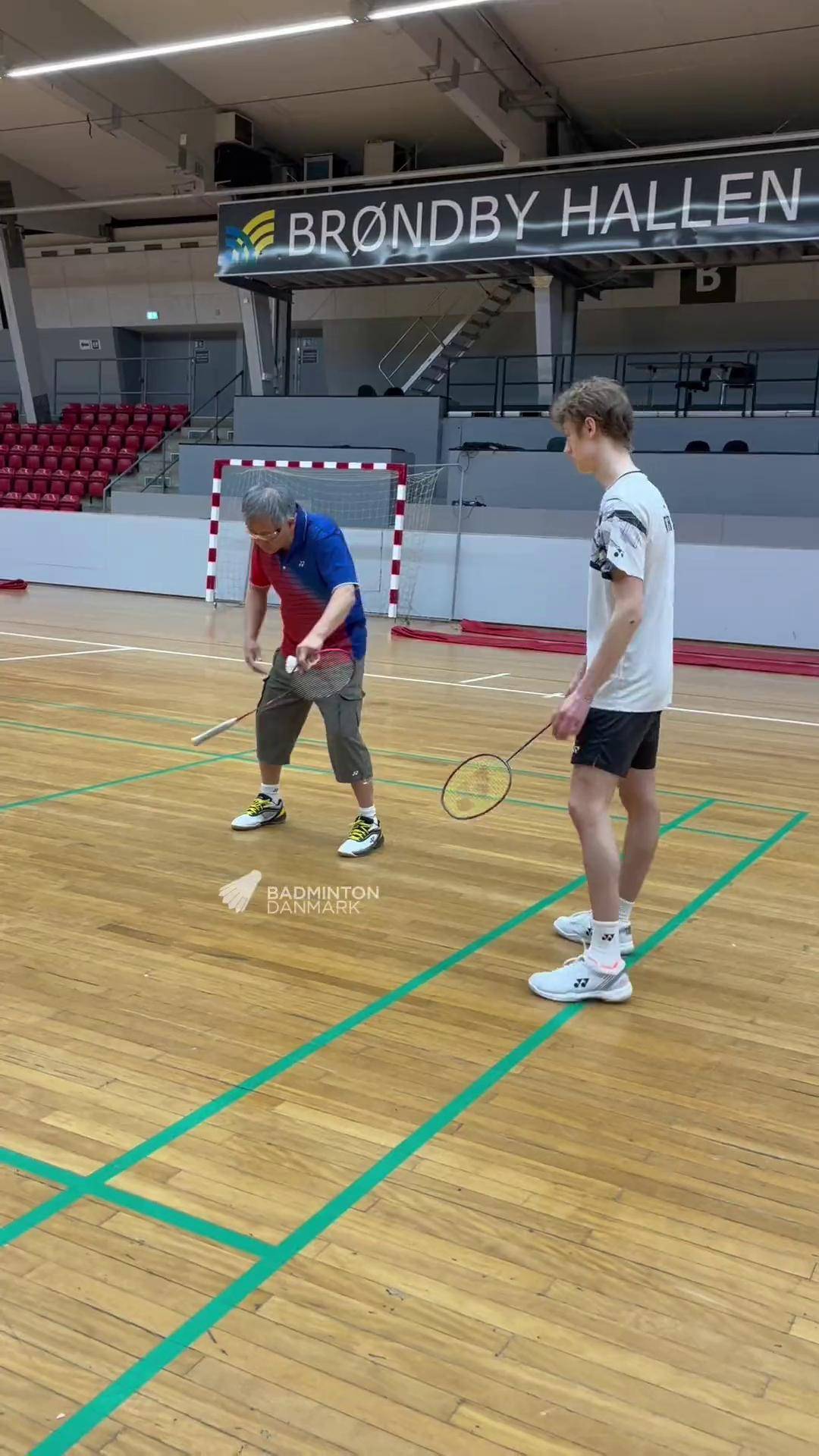 专业羽毛球训练|张教练训练丹麦国羽新手会拍技术羽毛球 日常训练 dou