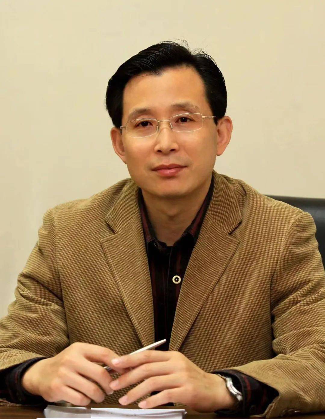 张强强老师—基本介绍01今天我们即将为大家揭晓的是第三位体育行业