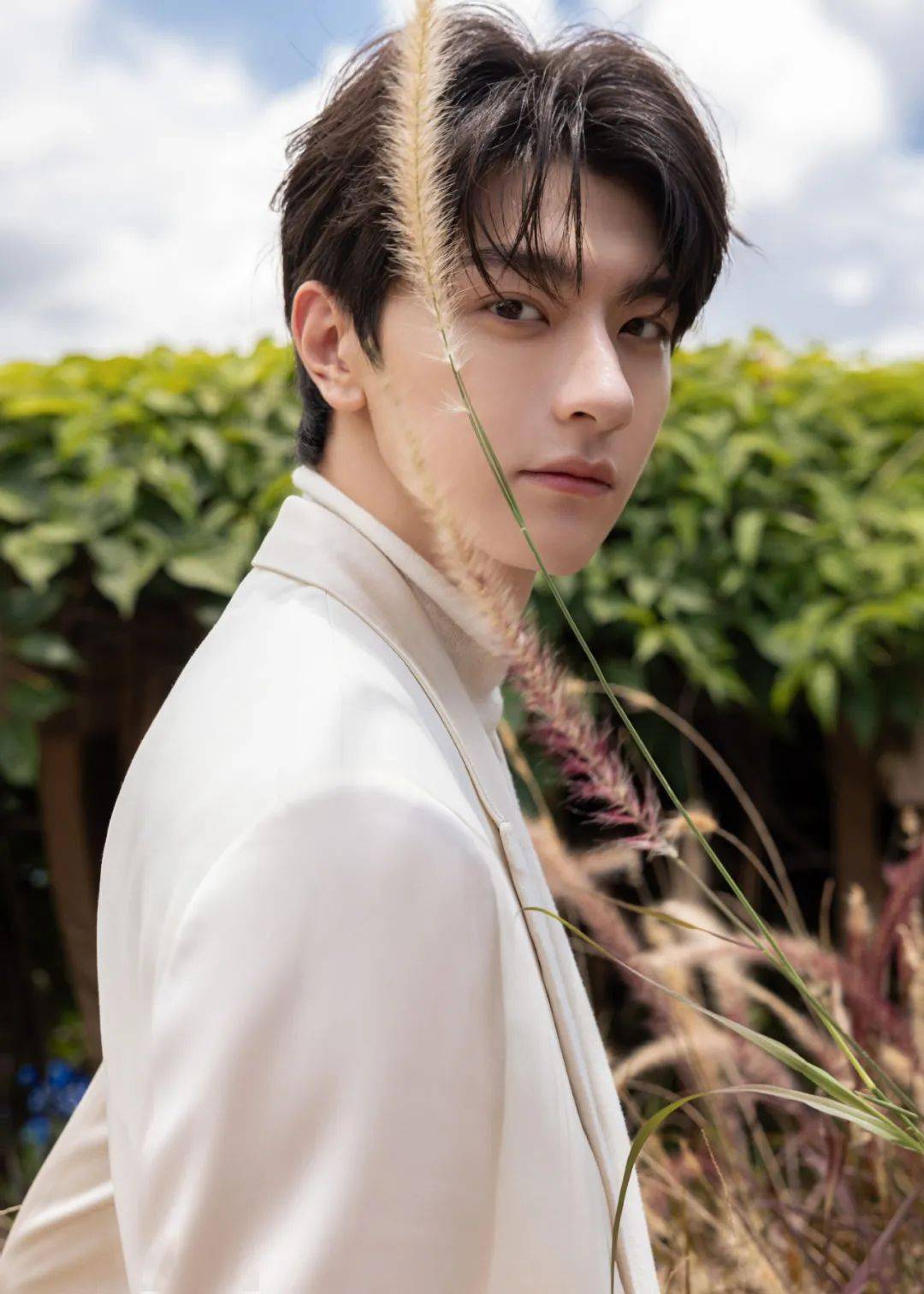 榜妹热线 | 龚俊又接古装剧?鞠婧祎告别丝芭?魏大勋被区别对待?