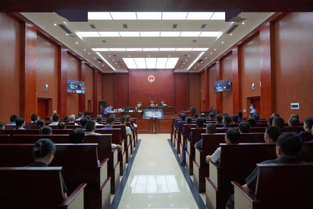 广西医保局原党组书记,局长王忠平受审_被告人_相关_贺州市