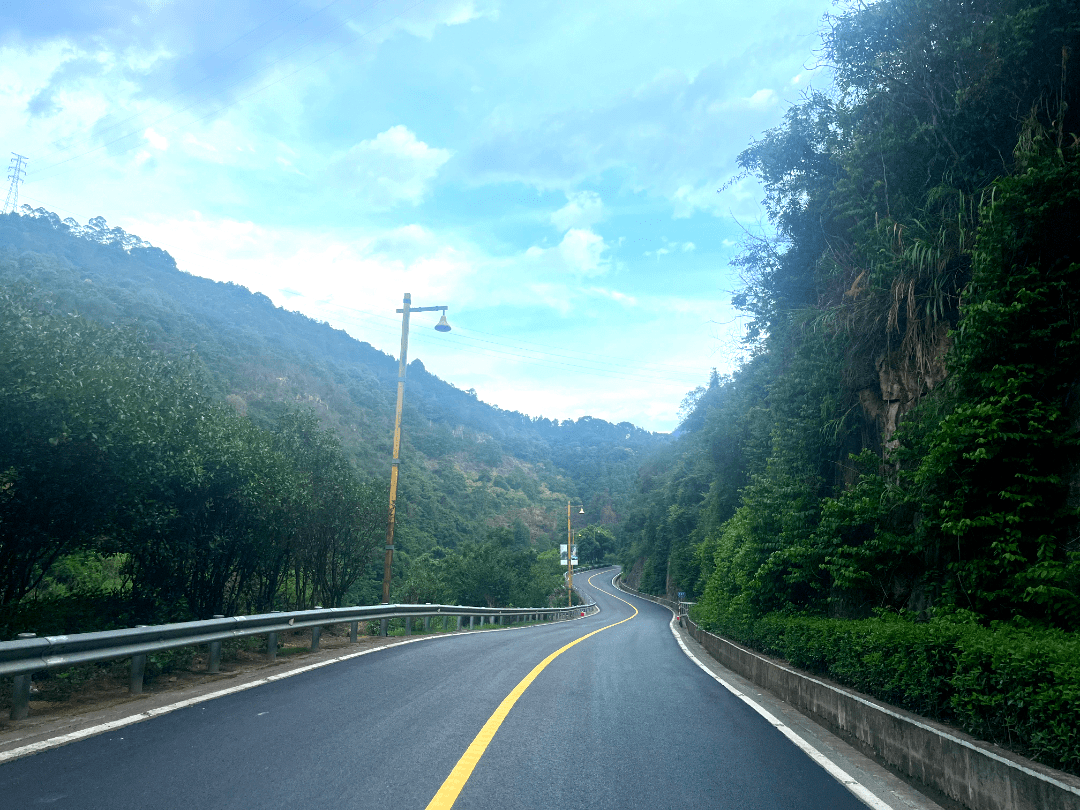 永泰s211线城峰镇至岭路乡路段沥青混凝土路面养护工程全面完工_施工