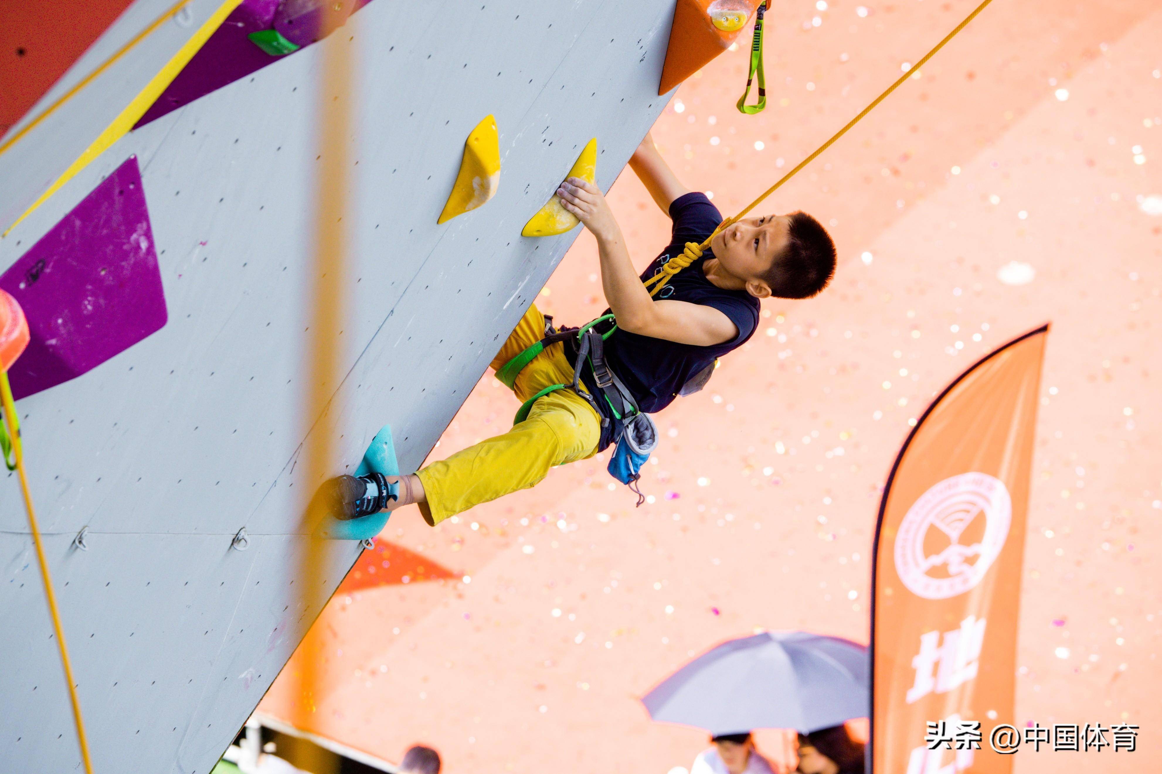 青少年新人辈出 第七届全国少年攀岩锦标赛在广西乐业举行_比赛_金牌_