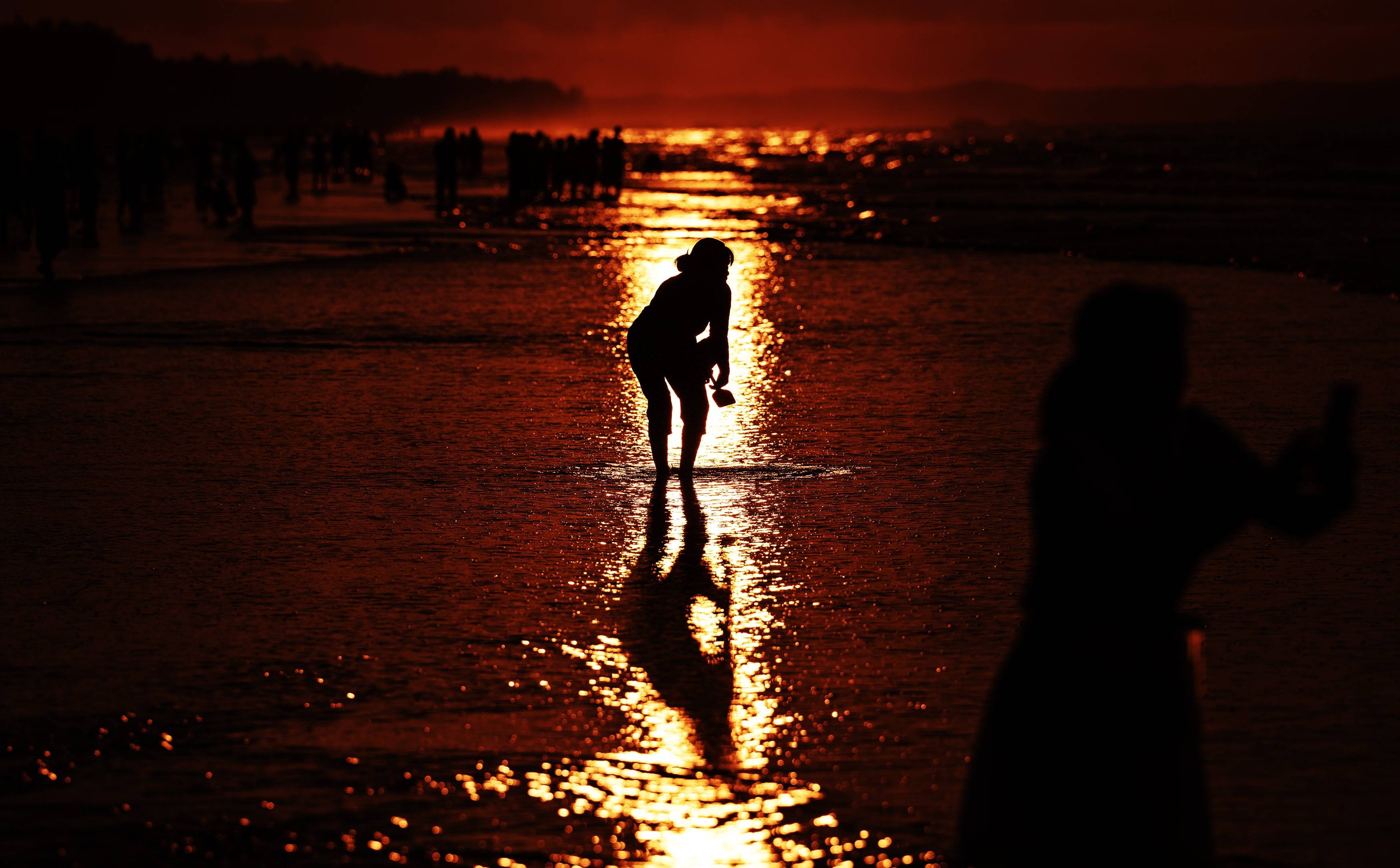 (新华全媒 )国道之行 从雪山奔向大海|朝阳与彩虹共舞