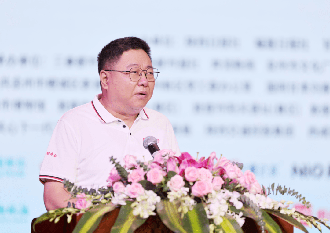 中共福建省委宣传部副部长,福建日报社(报业集团)党组书记,社长陈辉宗