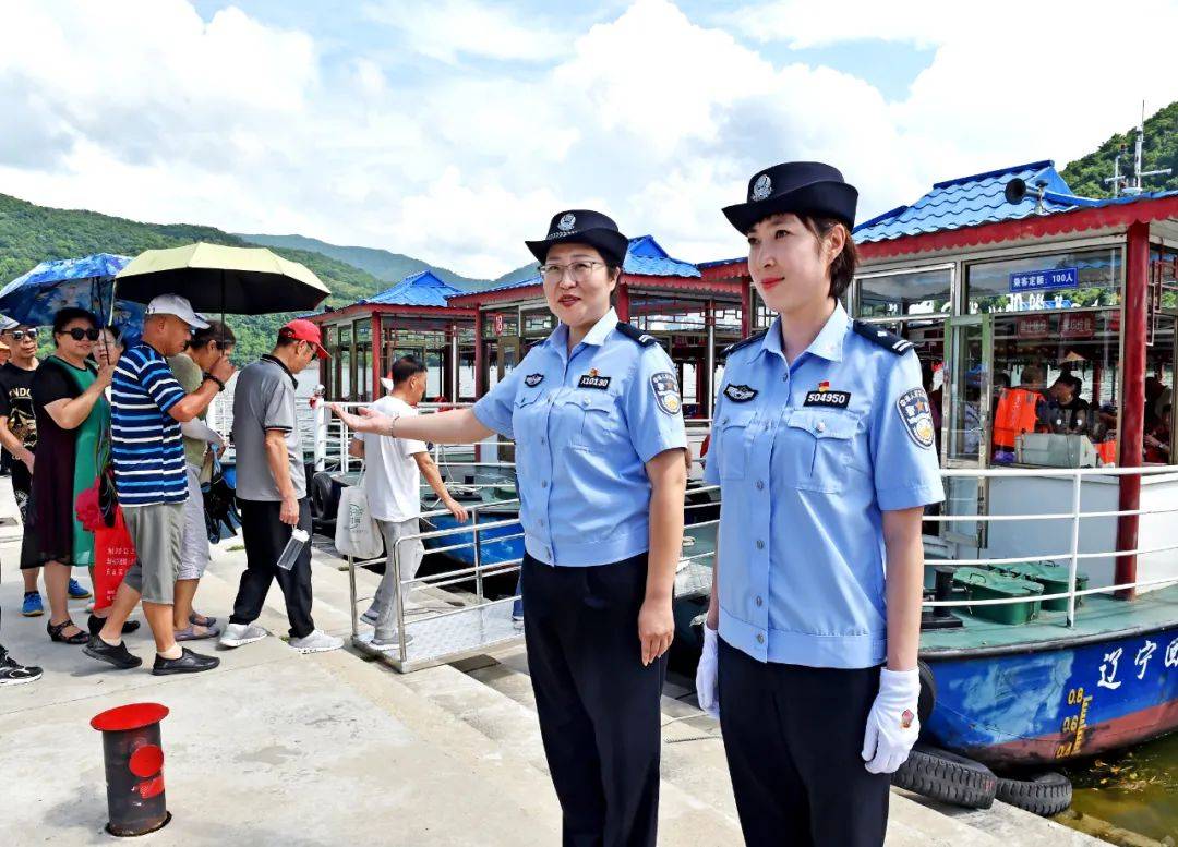 看活力丨旅游景区女子警察大队成为桓仁靓丽"警"色_女警_工作_游客