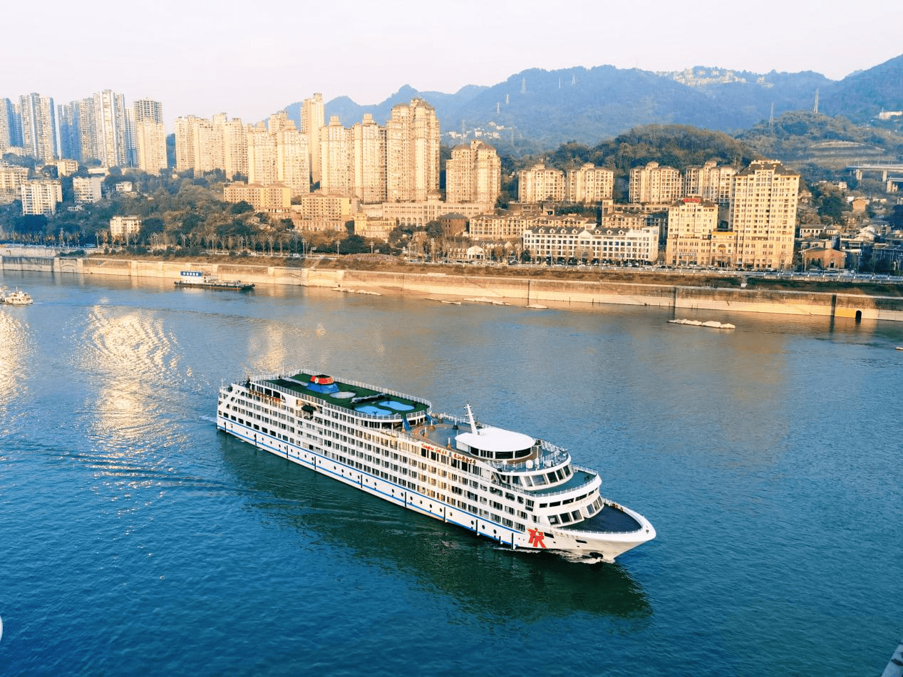 长江三峡48艘游轮开足马力全部投入运营_旅游_游客_特色化