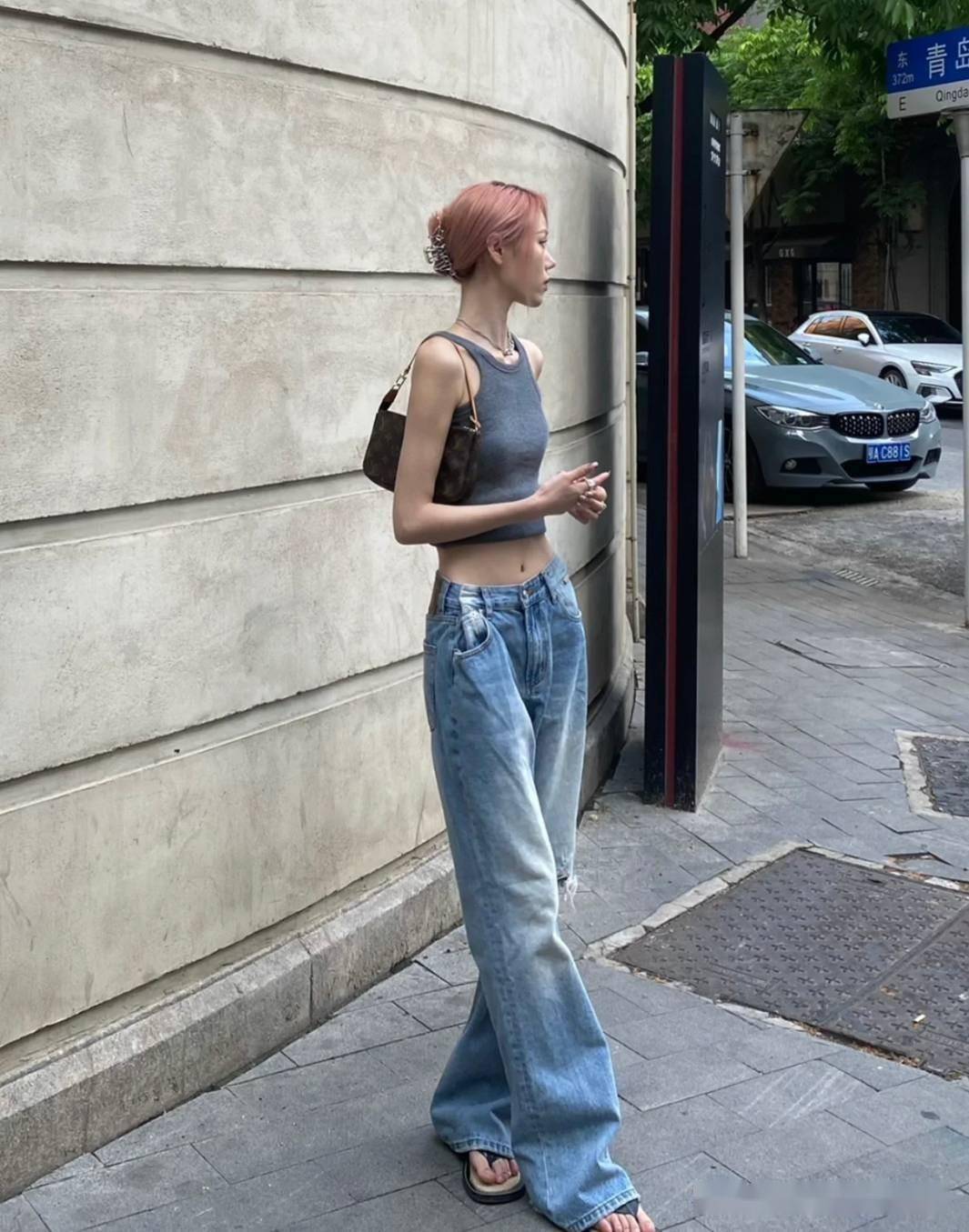 今夏"短上衣 低腰裤"火了,半个时尚圈都在穿!