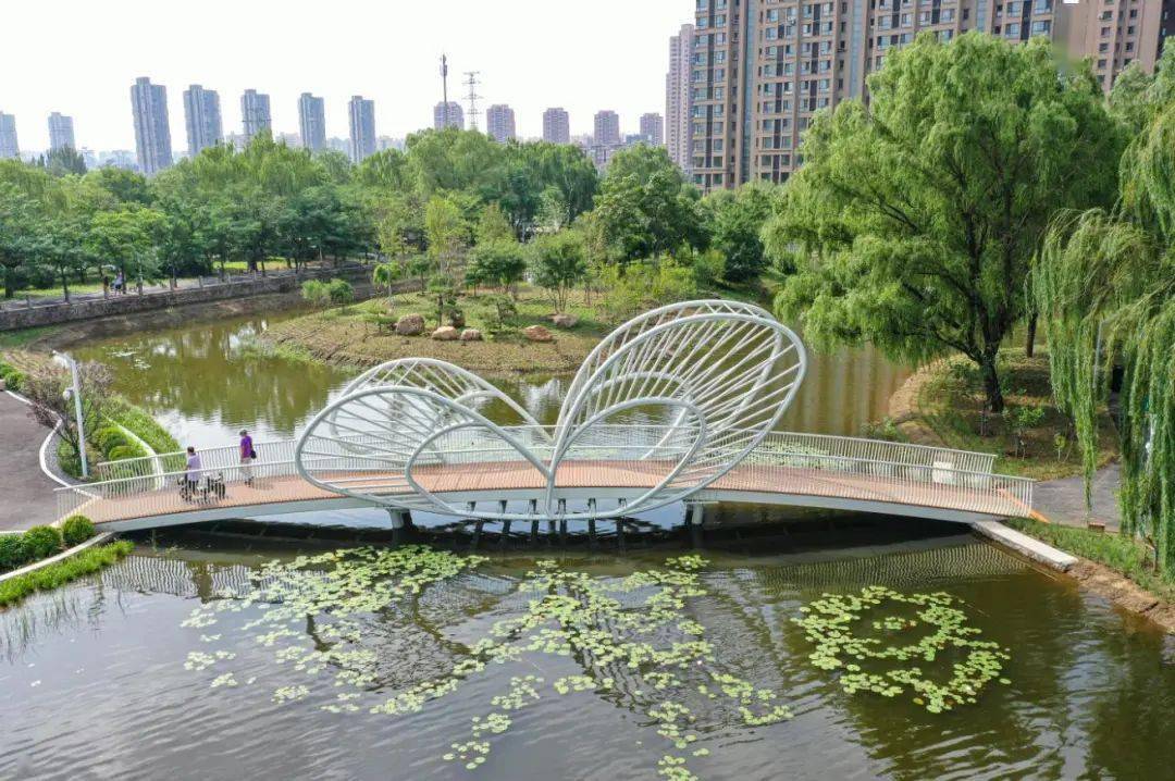 仙女湖公園承擔著雨水收集,雨洪調蓄的功能是瀋陽城市的海綿體仙女湖