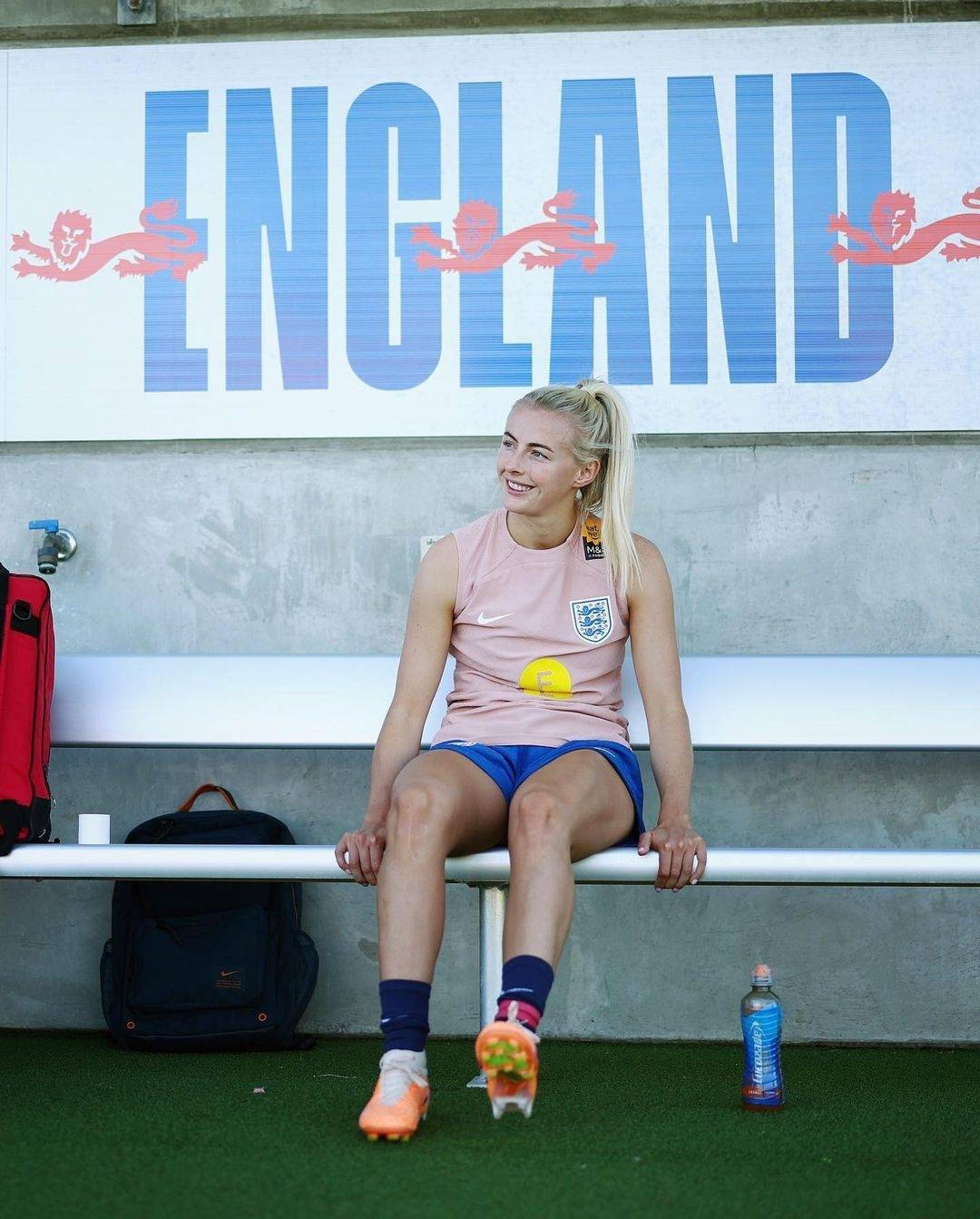 英格兰女足前锋凯莉,性感私照更新!