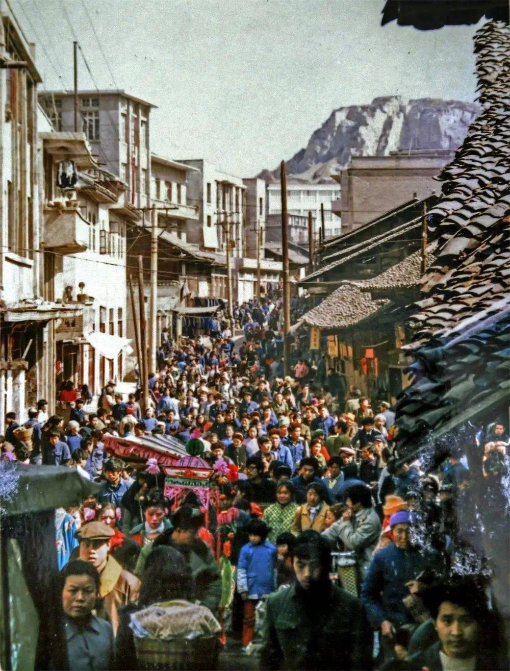 40年前老照片曝光,快来看看利川发生了哪些变化_大道_城市_城区