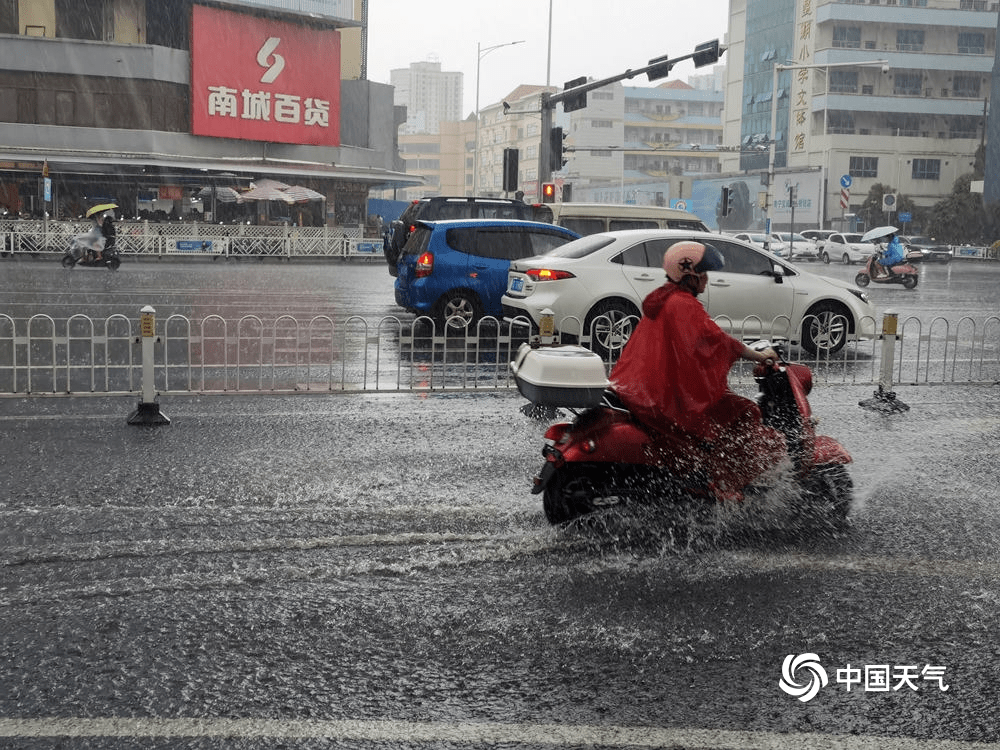 暴雨!大暴雨!广西接下来循环播放《雨一直下》