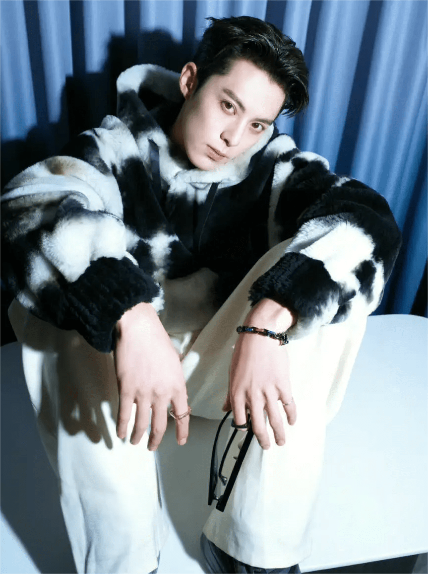 王鹤棣加盟音乐节,晒对镜自拍,祝福粉丝玩得开心!_包括_网友_作为一个