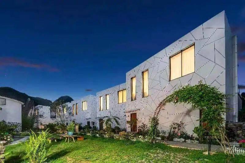 走进21℃的城市|安顺精品民宿推荐——卧龙·山隐_石头寨_客房_独栋