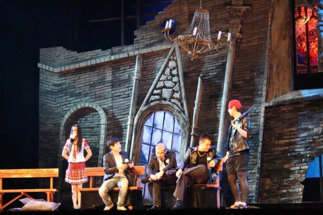 乌龙山伯爵 | 千场演出,百万观众,一亿票房!_麻花_开心_作品