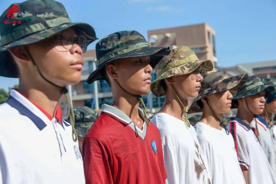 青春绽光芒!南海学子军训超燃现场