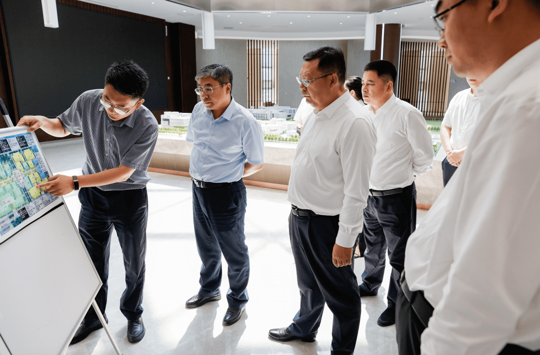 华景斌调研检查重点产业园建设,招商引资和项目开工情况 严把质量 抢