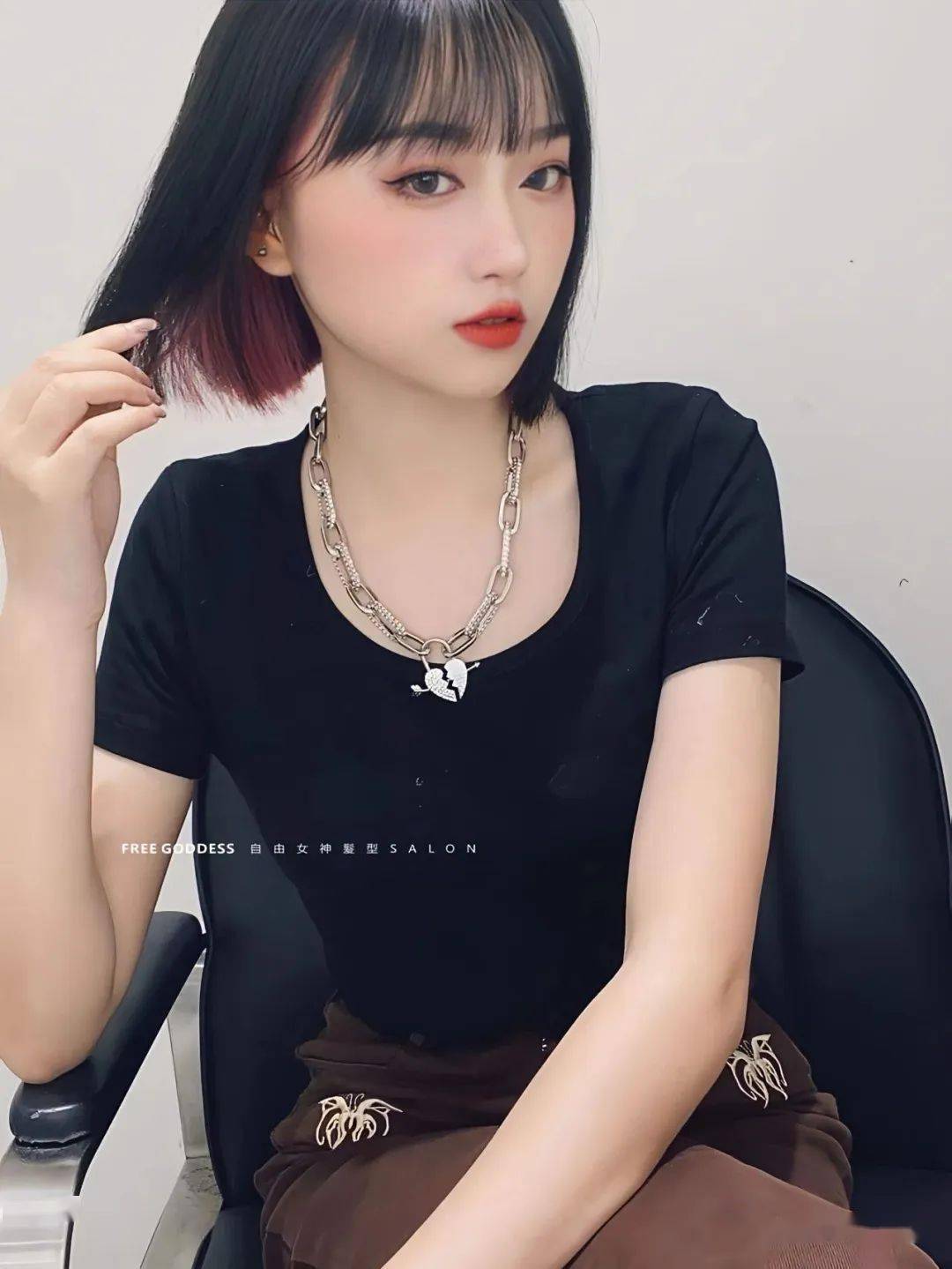 甜辣 挂耳染短发