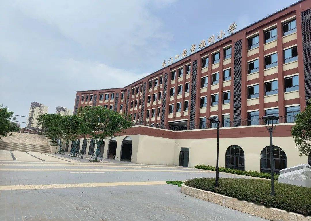 "躺平睡"桌椅,教室护眼灯,上课录播系统……清远这些新(扩)建学校即将