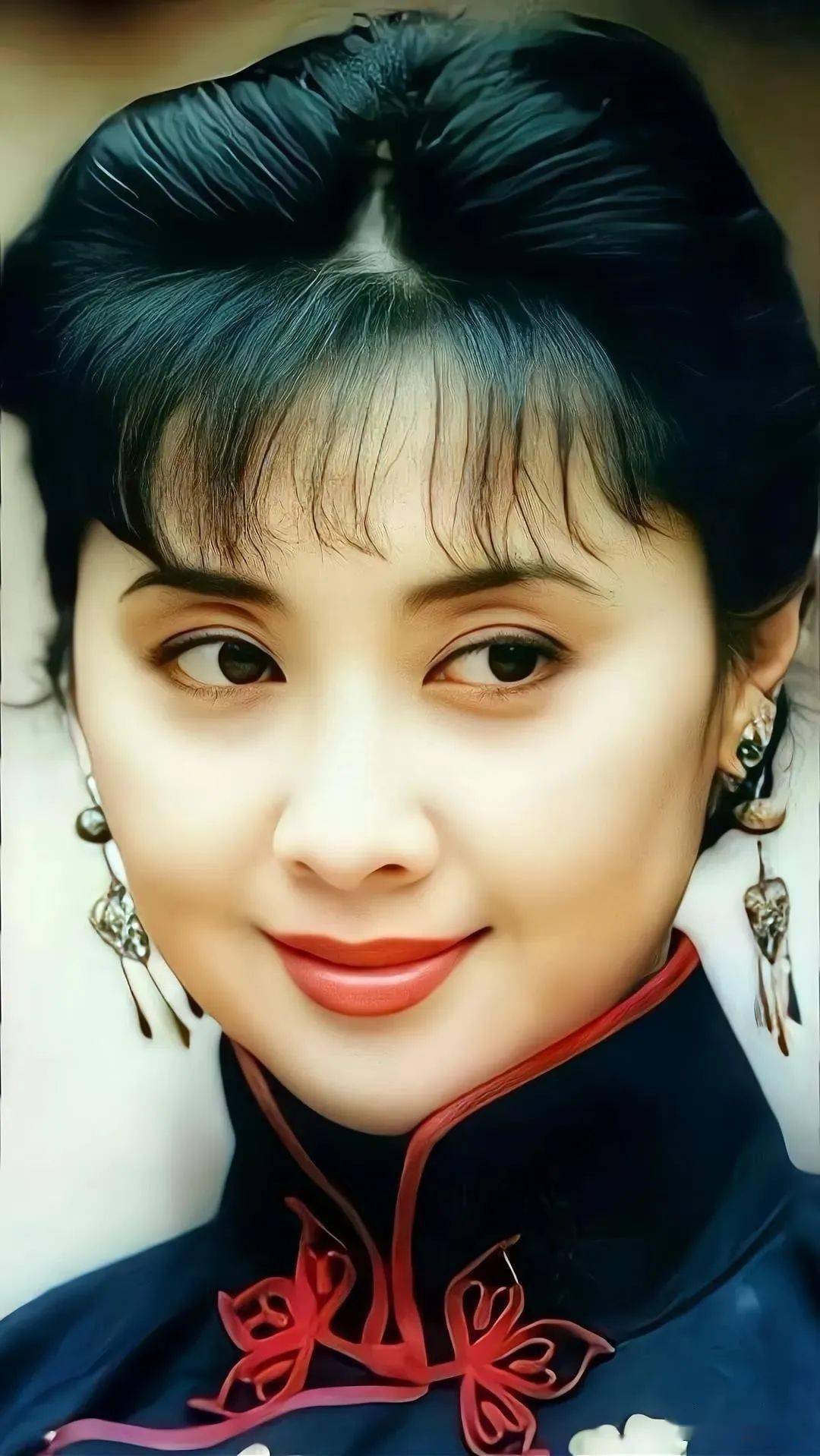 1981年,朱琳为了提升自己的演技,到北京电影学院表演培训班去进修.